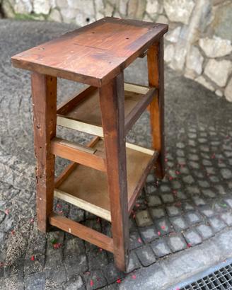 Vecchio carrello porta attrezzi