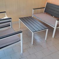 set divanetti e tavolino da esterno 
