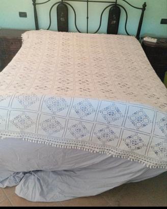 Coperta matrimoniale all' uncinetto 