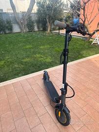 Monopattino elettrico Navito