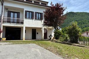 CASA SEMINDIPENDENTE A TARCENTO