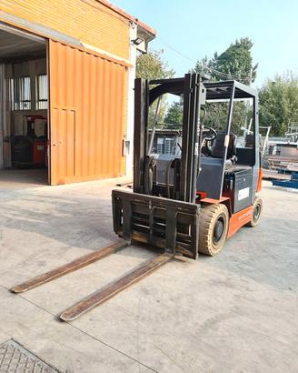 CARRELLO ELEVATORE LUGLI EHXR40 USATO