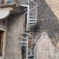 Scala a chiocciola nuova da esterno