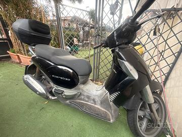 Aprilia Scarabeo 250 ie