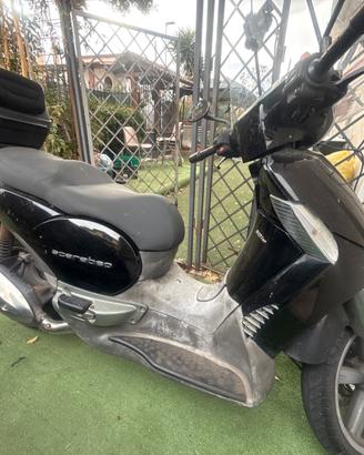 Aprilia Scarabeo 250 ie