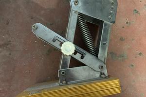 Supporto motore ausiliario