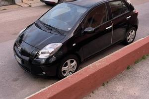 Toyota yaris 1.33 vvt-i prezzo trattabile