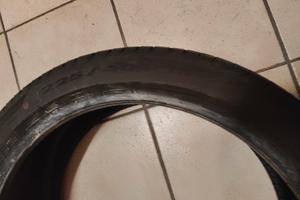  gomme Pirelli powergy 225-40 r18 
