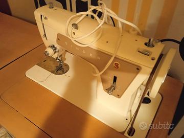 Macchina da cucire Singer a pedale 