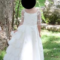 Elegante abito da battesimo cucito a mano