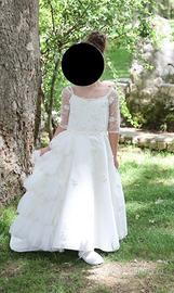 Elegante abito da battesimo cucito a mano