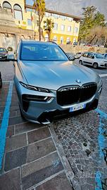 BMW X7 xdrive 40d 48V  "pretty car"