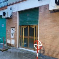 N. 3 locali commerciali