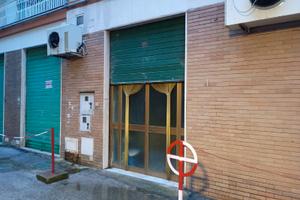 N. 3 locali commerciali