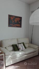 Divano 2 posti in ecopelle bianco panna