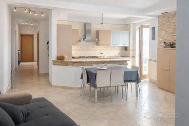 Monfalcone - trilocale panoramico in centro