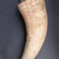 Antico Portacote In Corno con gancio metallico