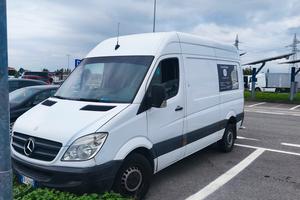 Mercedes Benz sprinter 