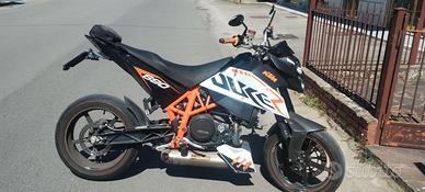 Moto KTM 690