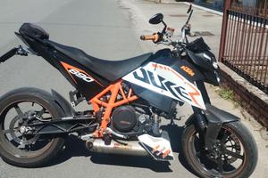Moto KTM 690