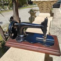 macchina da cucire portatile antica