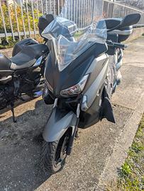 Scooter Yamaha X-Max 400