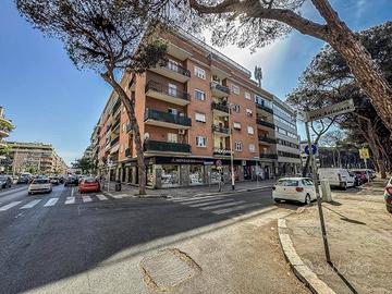 Attico / Mansarda di 200 m² con più di 5 locali a 