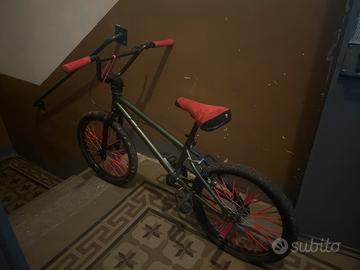 Bmx wheelie bike