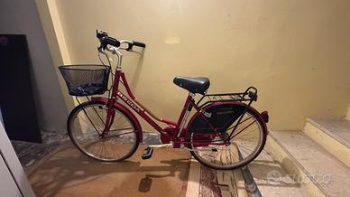 Bici BREDA rossa stile olandese – comoda e robusta