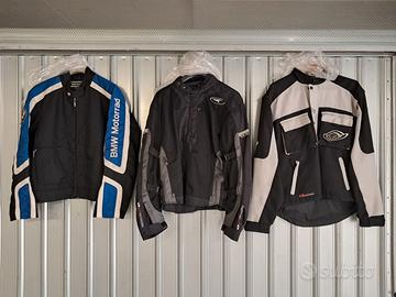 Giacche moto in blocco.