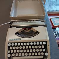 Macchina da scrivere Olivetti