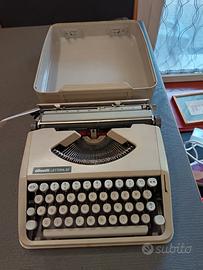 Macchina da scrivere Olivetti