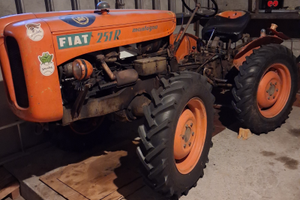 Trattore agricolo FIAT