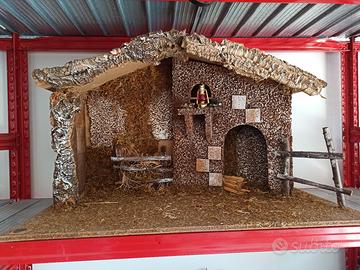Capanna  artigianale in sughero e legno