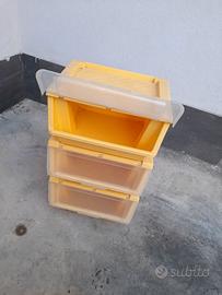 Tris di Contenitori Impilabili in Plastica Gialla