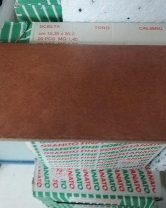 N. 11 scatole di piastrelle 15x30 in grés ceramico