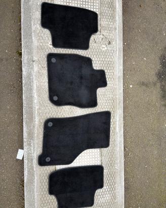 Set Tappetini Originali Volkswagen Golf 8