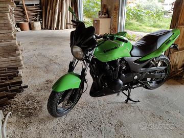 Kawasaki zr7 