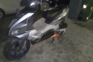 Aprilia sr