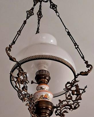 Lampadario  in ottone e paralume in vetro 