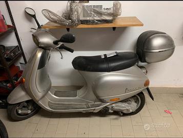 Piaggio Vespa ET4 125 (1999)