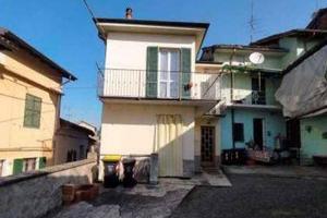 Immobile in asta di 182 m² con 5 locali e box auto