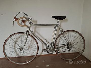 Vecchie biciclette da corsa