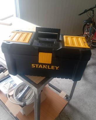 cassetta Stanley piccola 