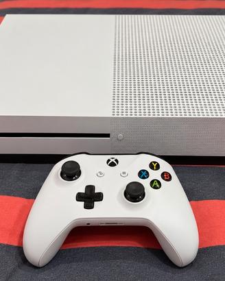 Xbox One S Bianca + Controller + The Evil Within 2