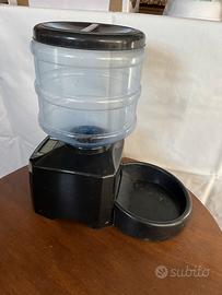 Distributore Automatico Mangime per Cani e Gatti