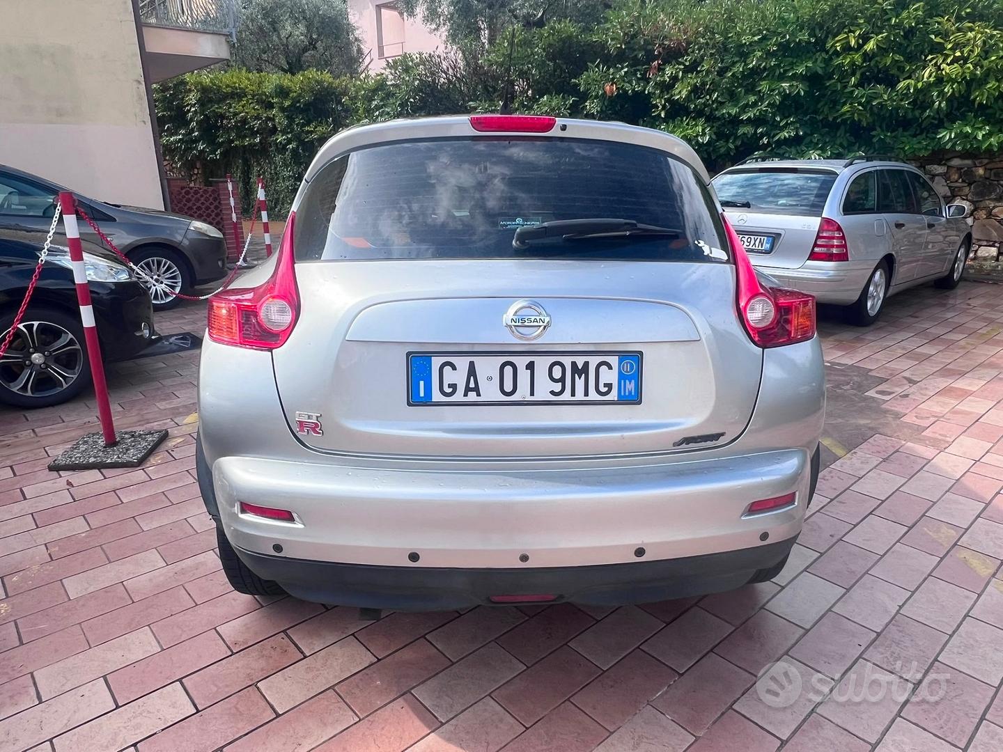 Nissan Juke 2011 photo 2