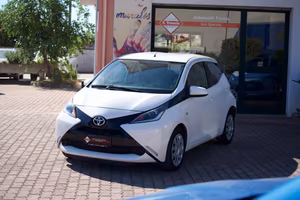 TOYOTA Aygo 1.0 VVT-i 69 CV 5 porte x-play