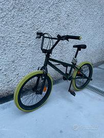 Bici bmx  (prezzo trattabile)