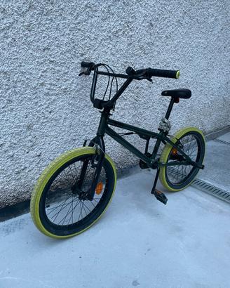 Bici bmx  (prezzo trattabile)